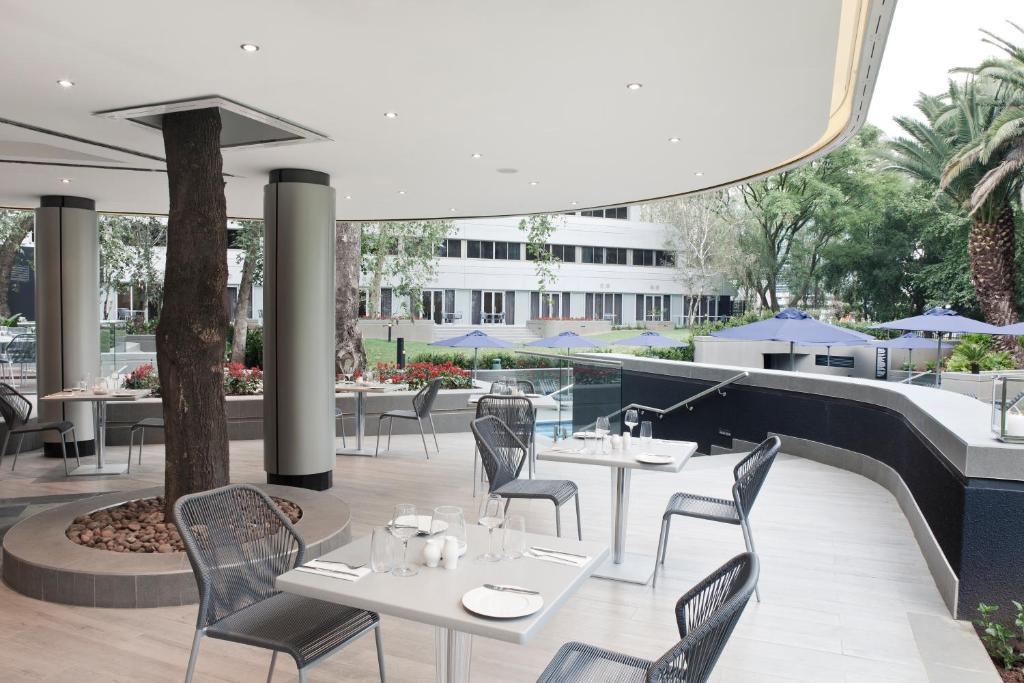 The Maslow Hotel, Sandton Exterior photo