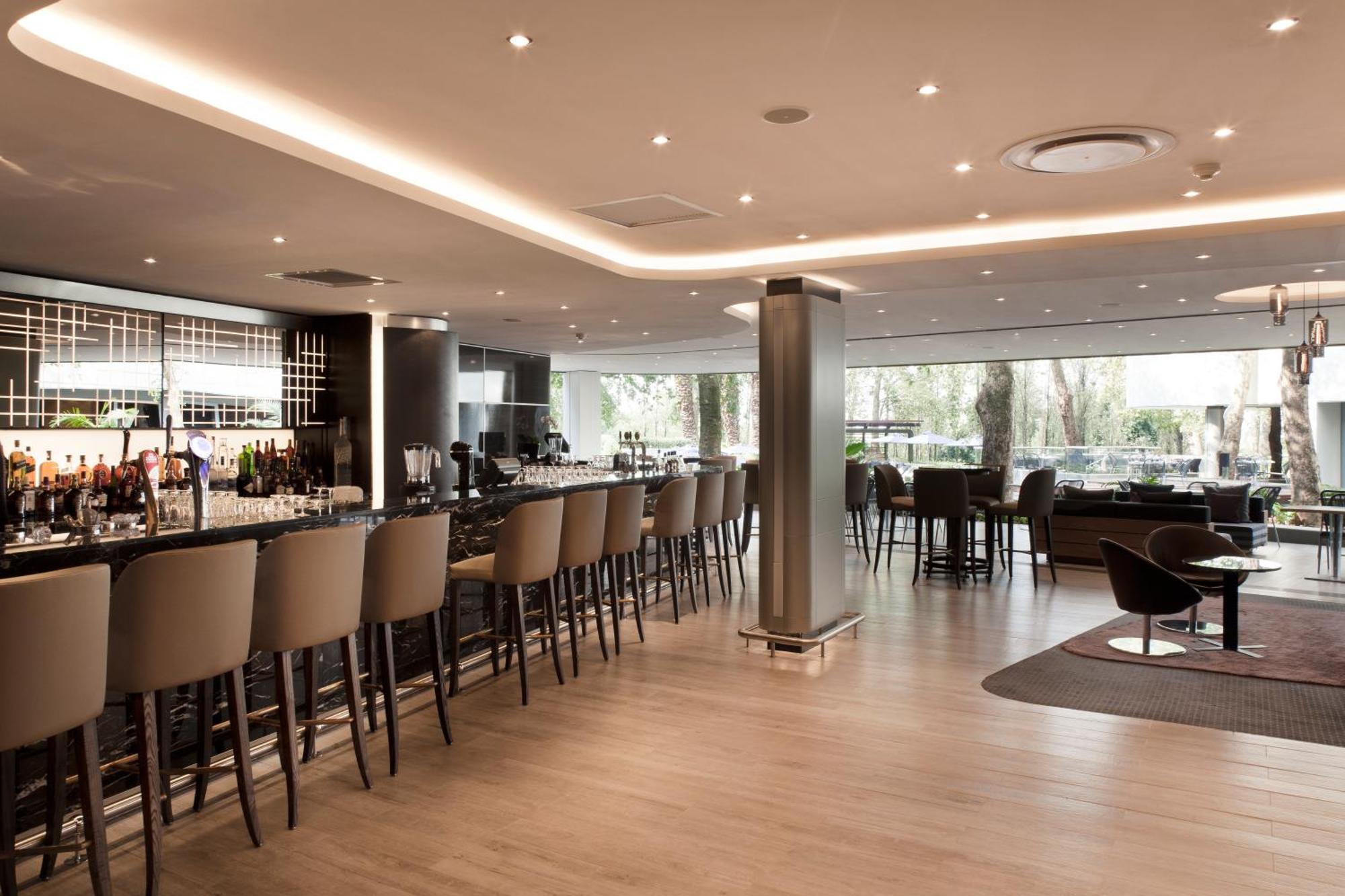 The Maslow Hotel, Sandton Exterior photo
