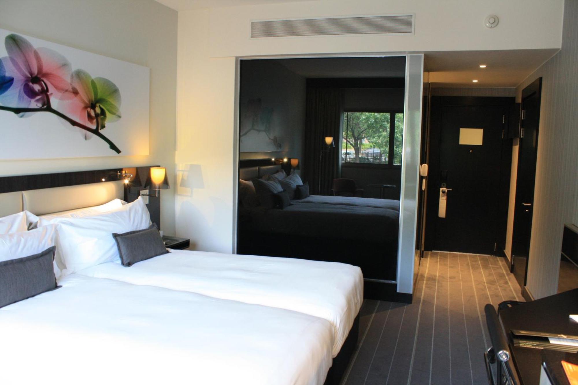 The Maslow Hotel, Sandton Exterior photo