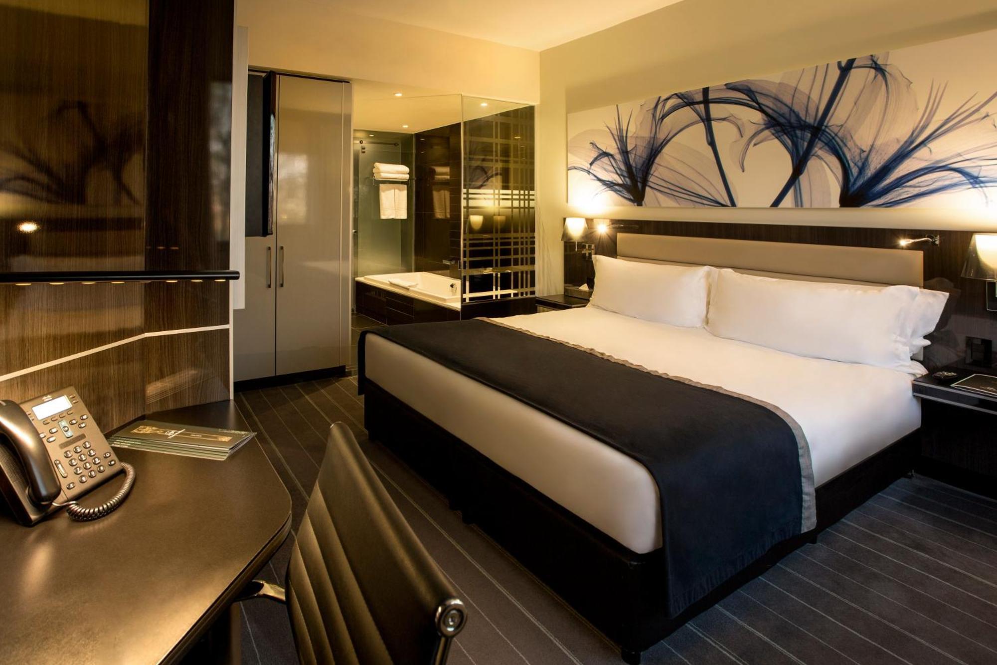 The Maslow Hotel, Sandton Exterior photo